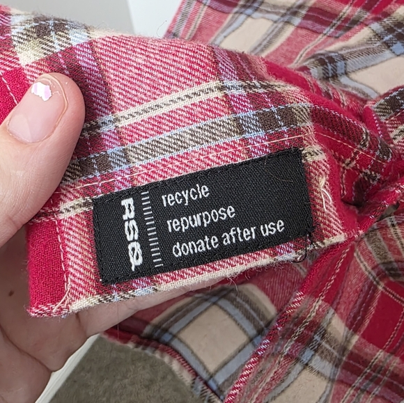 NEW RSQ Red Cream Plaid Button Up Hooded Outdoor Flannel Jacket Size Small - Picture 4 of 10